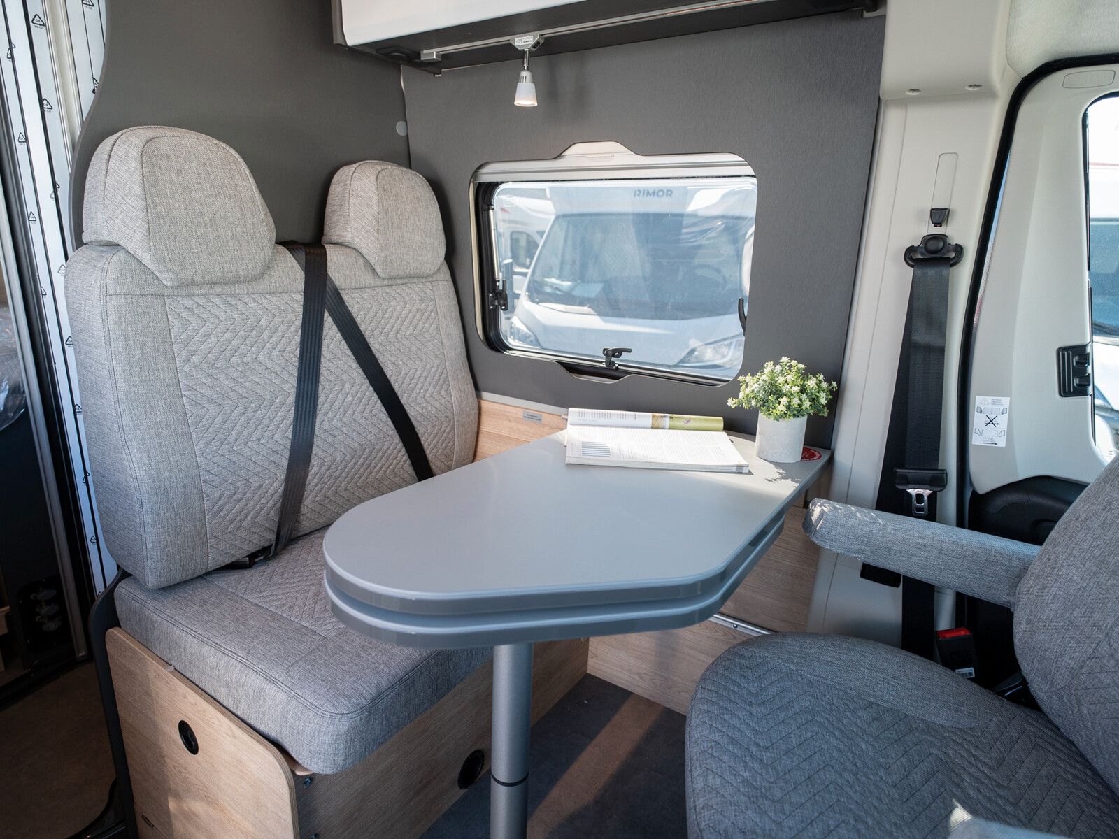 Fahrzeugabbildung Dethleffs Globetrail 540 DR Fiat Dieselheizung