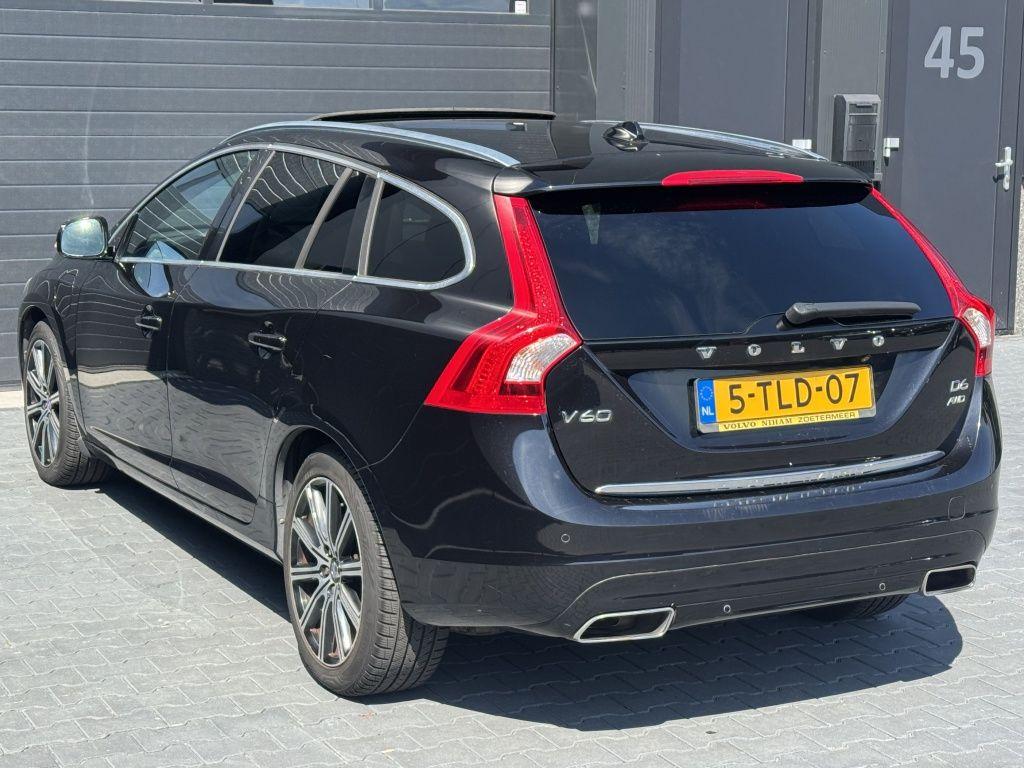 Volvo V60 2014 — двигун 2.400 cm³, 215 HP (158kW)