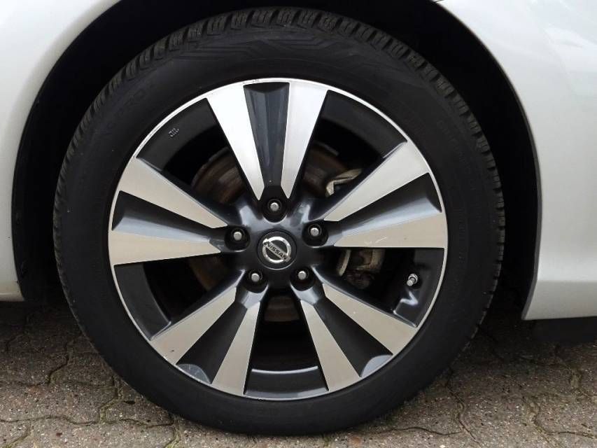 Fahrzeugabbildung Nissan Pulsar  1.5 dCi  n-tec  ALW-Reifen