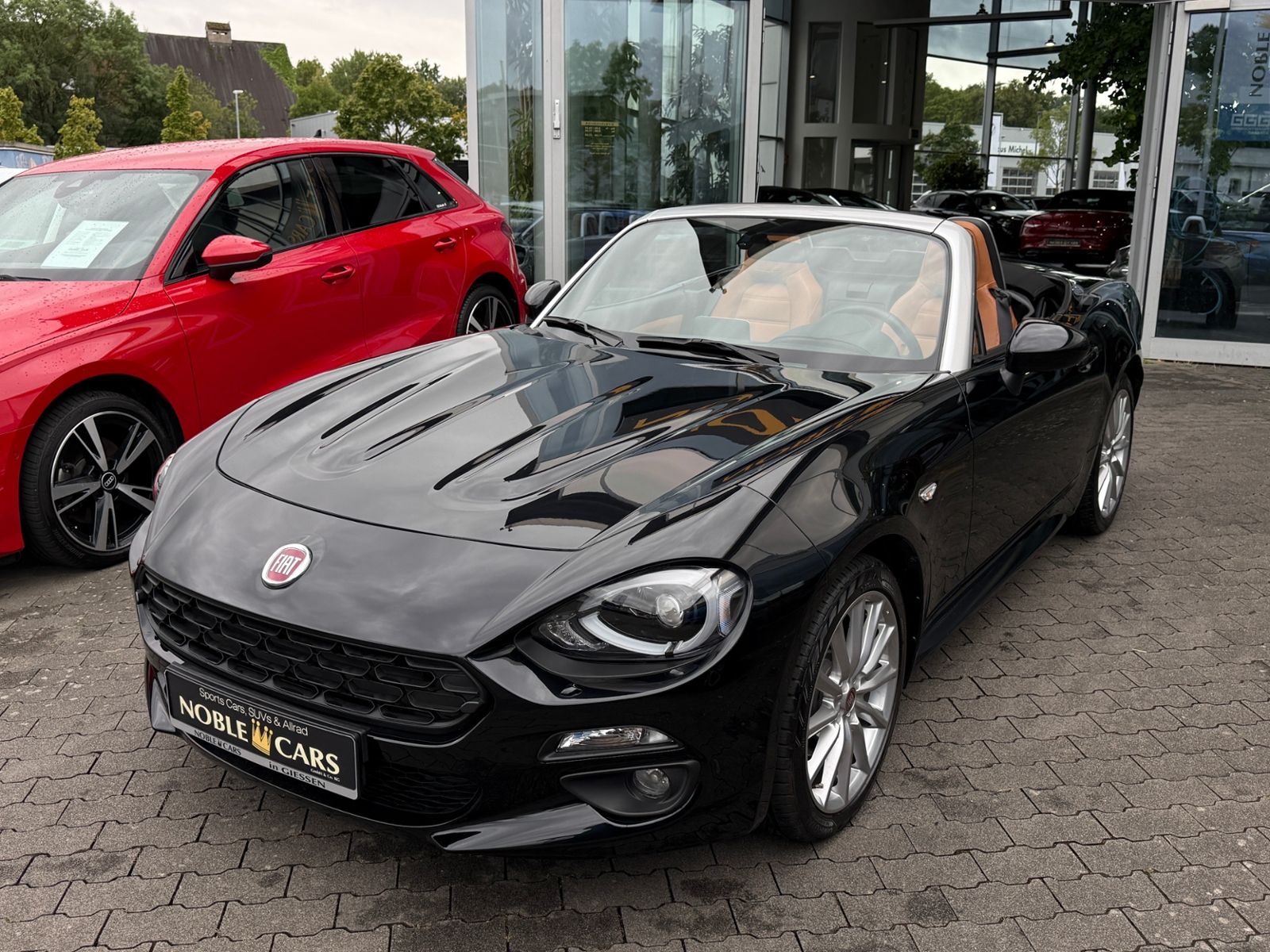 Fahrzeugabbildung Fiat 124 Spider Lusso KAM LED NAVI