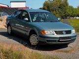 Volkswagen Passat 1.6 *AUT*II.HAND*S-HEFT* - gebrauchte VW Passat aus dem Jahr 1997