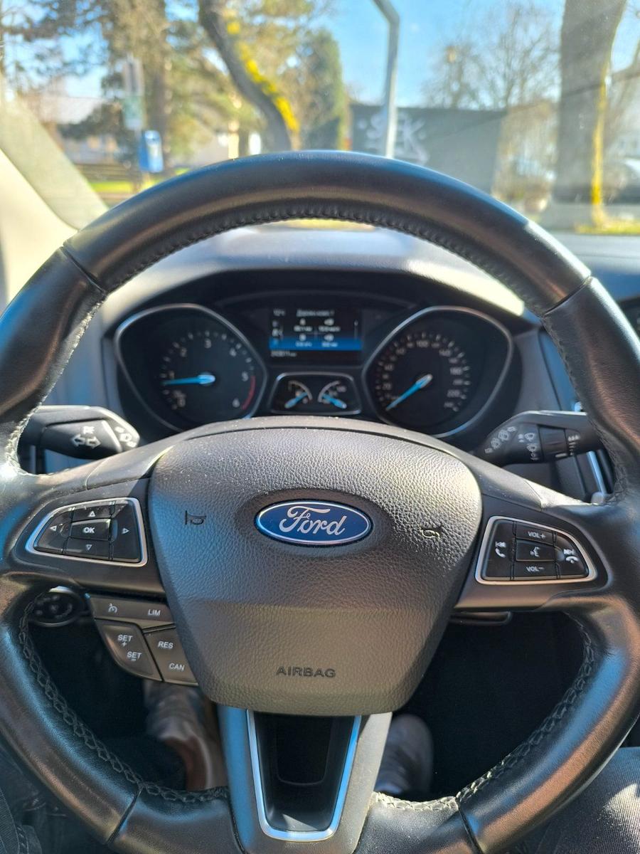 Ford Focus 2015 — photo 12