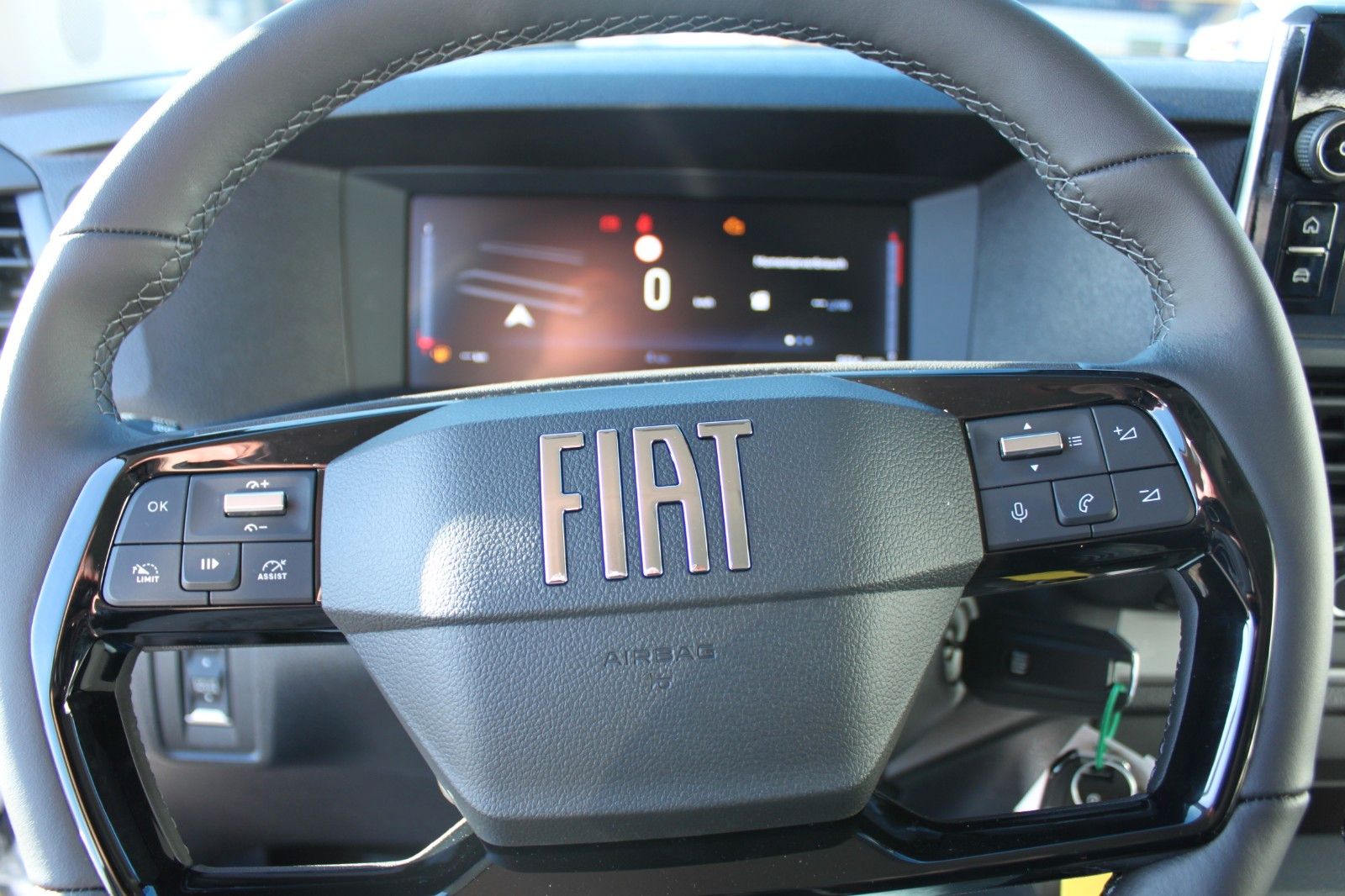 Fahrzeugabbildung Fiat Scudo L3 Flexcab Trennwand klappbar AHK