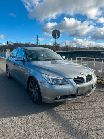 BMW 2003 BMW 520i