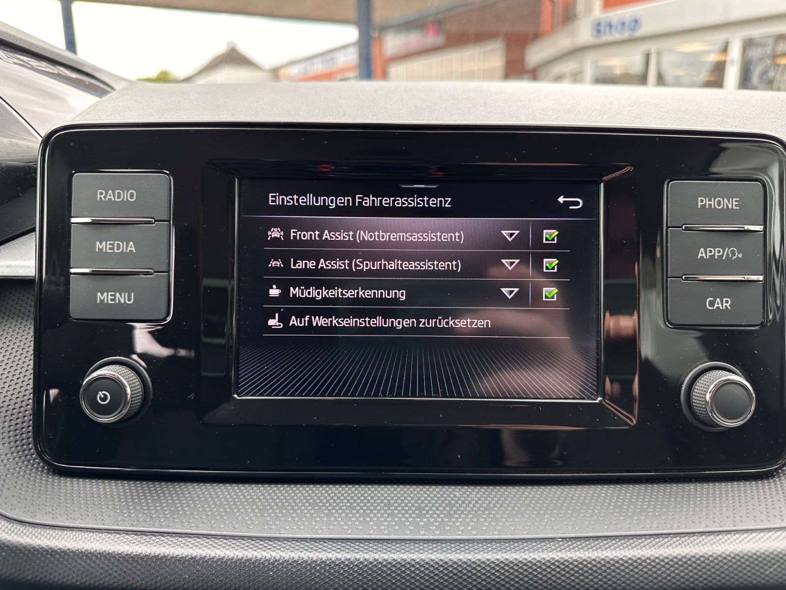 Fahrzeugabbildung SKODA Fabia 1.0 MPI Ambition APP/Klima/GJR