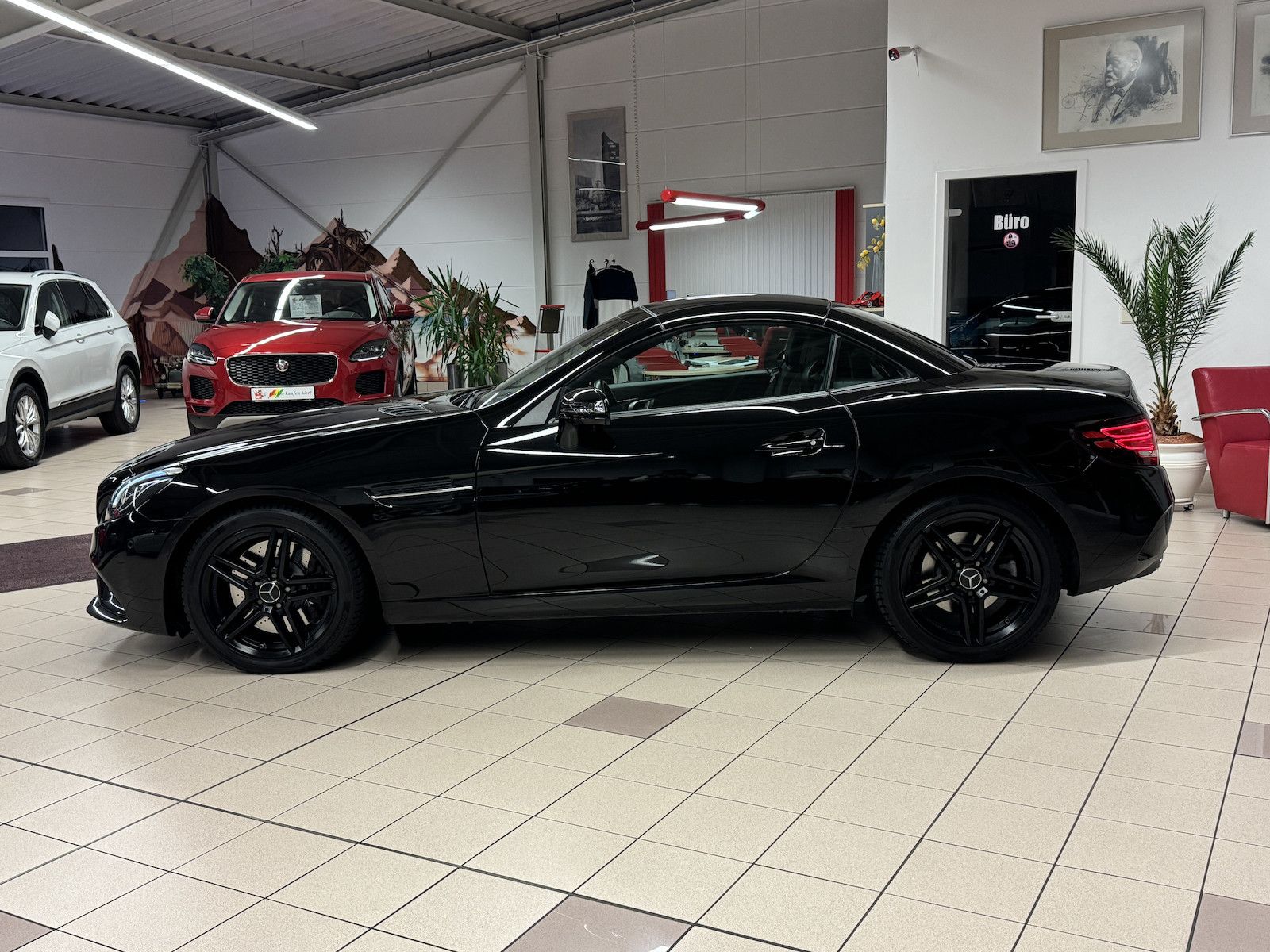 Fahrzeugabbildung Mercedes-Benz SLC 180 AMG /Night/LED/Navi/Ambiente/Airscarf