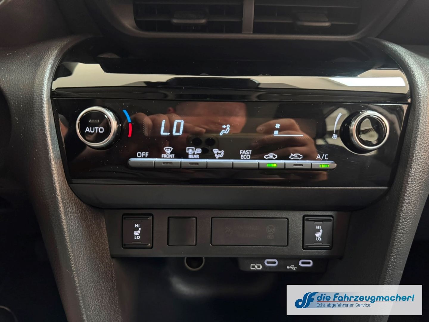 Fahrzeugabbildung Toyota Yaris Cross ACTIVE Hybrid DAB Spurhalteass. Fern