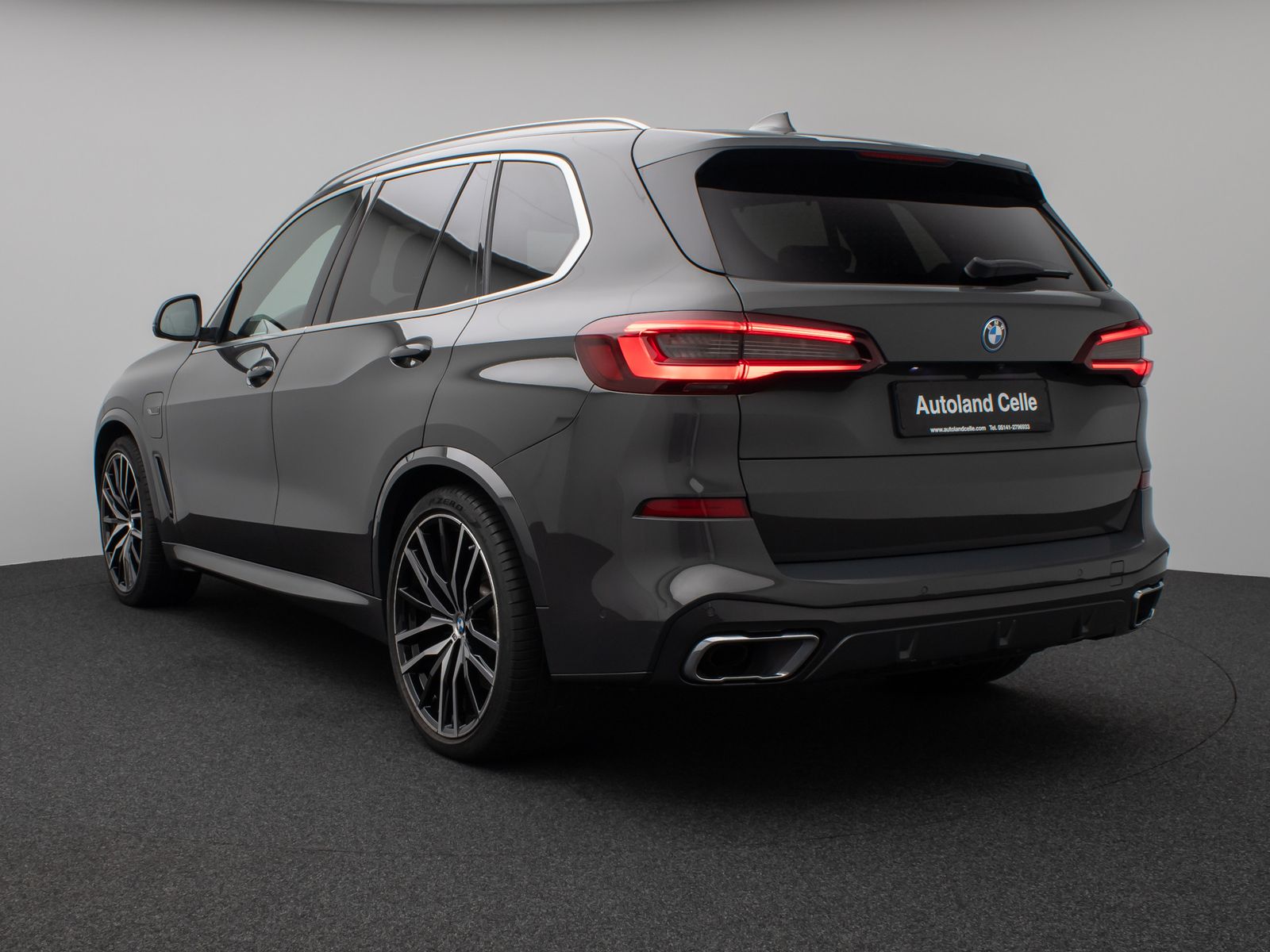 Fahrzeugabbildung BMW X5 xD45e M Sport Panorama 360°Laser HUD B&W 22"