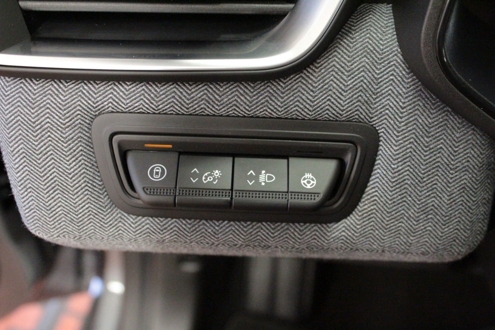 Fahrzeugabbildung Renault Clio TCe 90 Techno *Look-Paket*Winter-Paket*