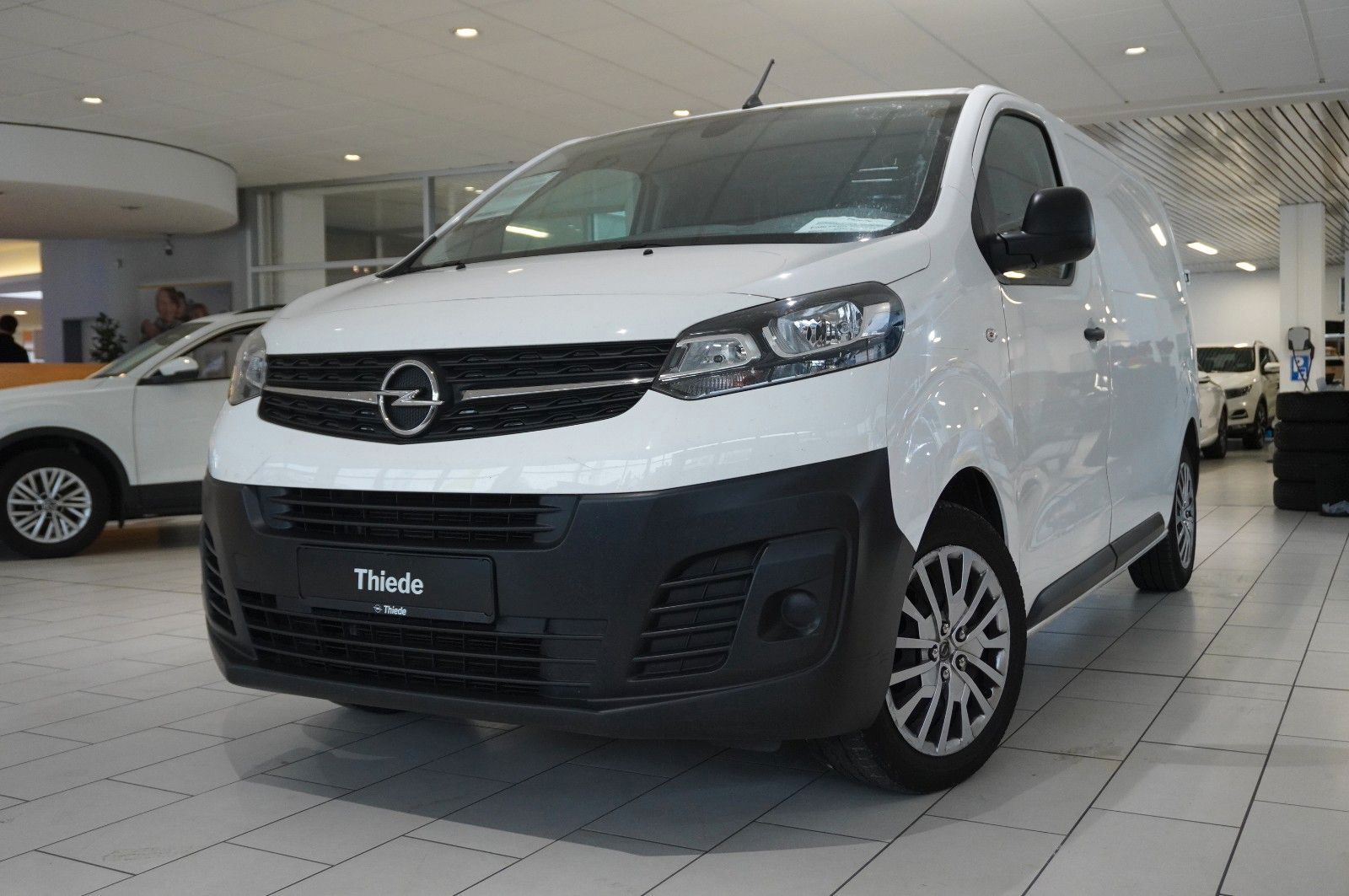 Fahrzeugabbildung Opel Vivaro Cargo 1.5D M EDITION KLIMA/DAB+/PDC/TEMP.