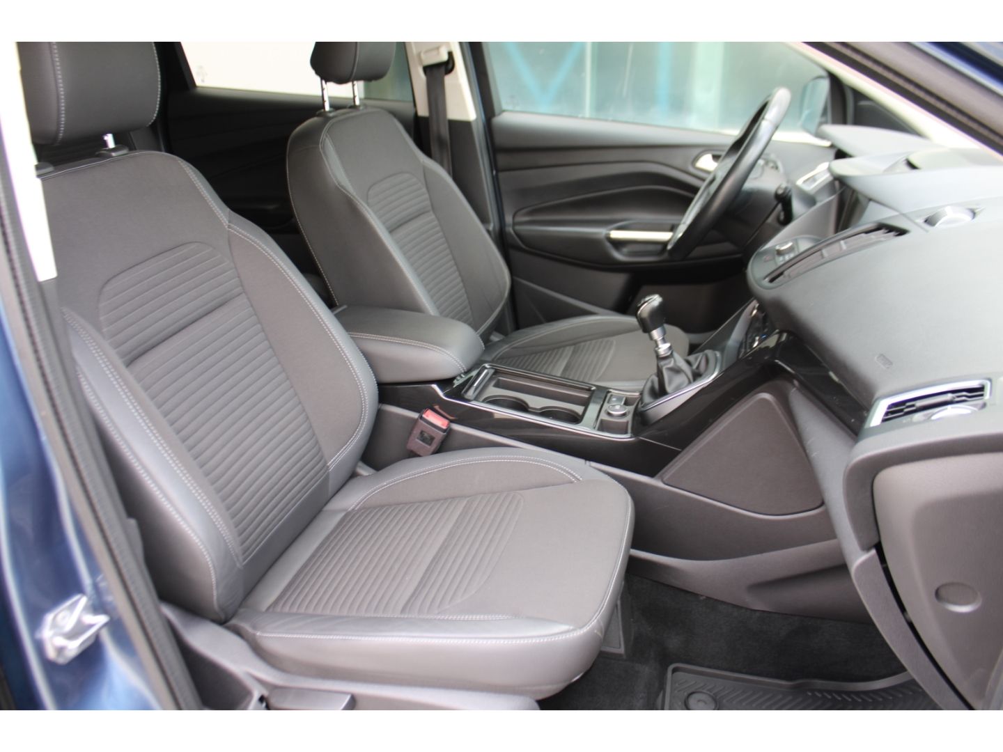 FORD Kuga 1.5 1,5 EcoBoost 2x4 Titanium Navi AHK WiPa - Image 11