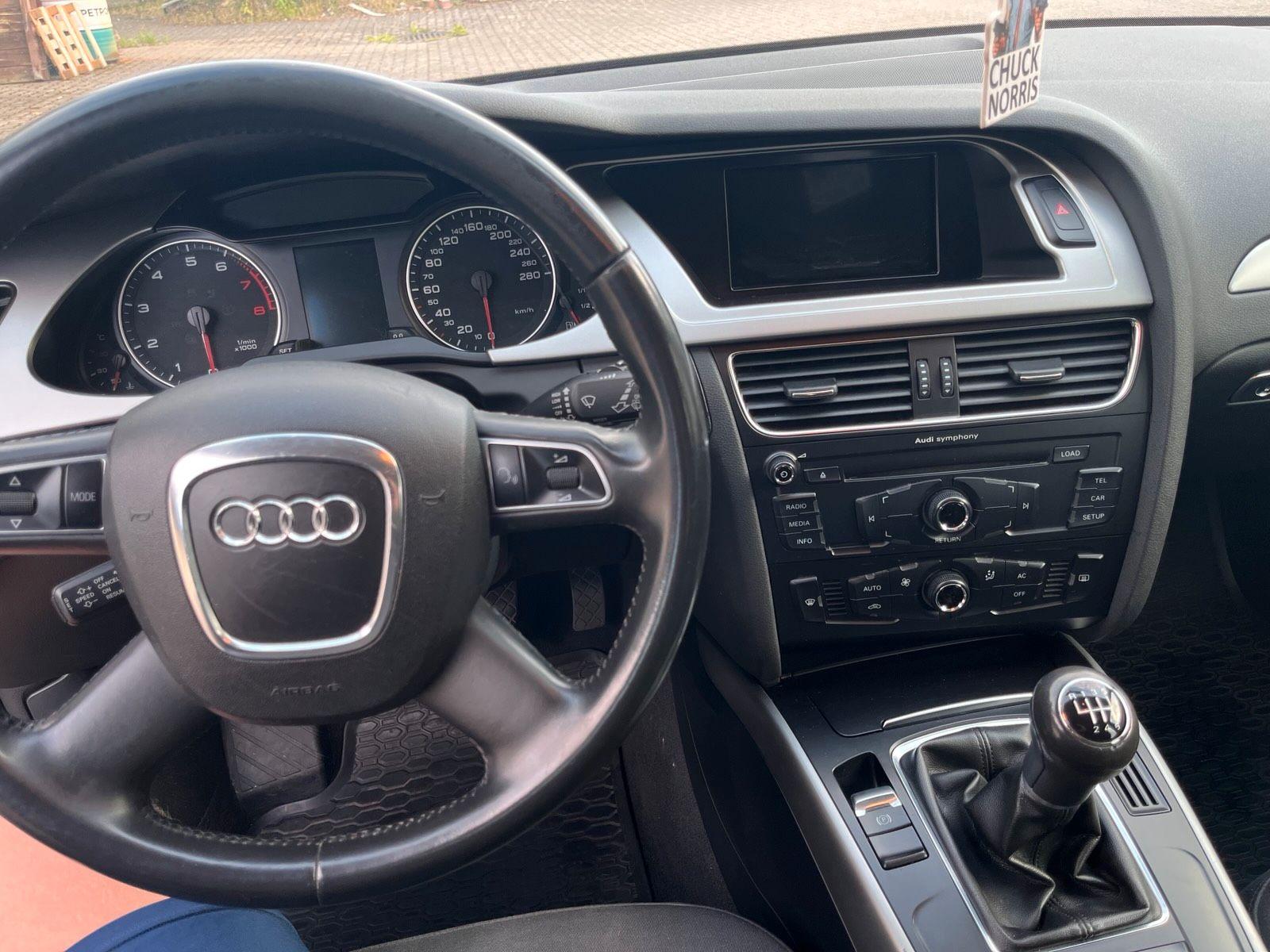 Audi A4 2008 — photo 12
