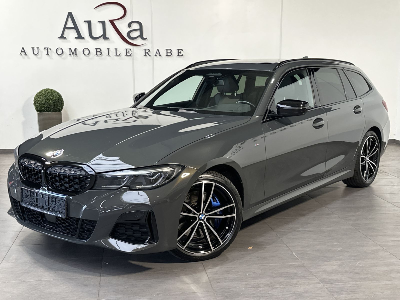 Fahrzeugabbildung BMW M340d Touring xDrive NAV+LASER+AHK+HUD+PANO+360°