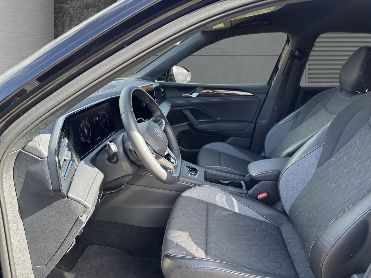 Volkswagen Tiguan 1.5 eTSI Goal Automatik Navi AHK Matrix-L foto 9
