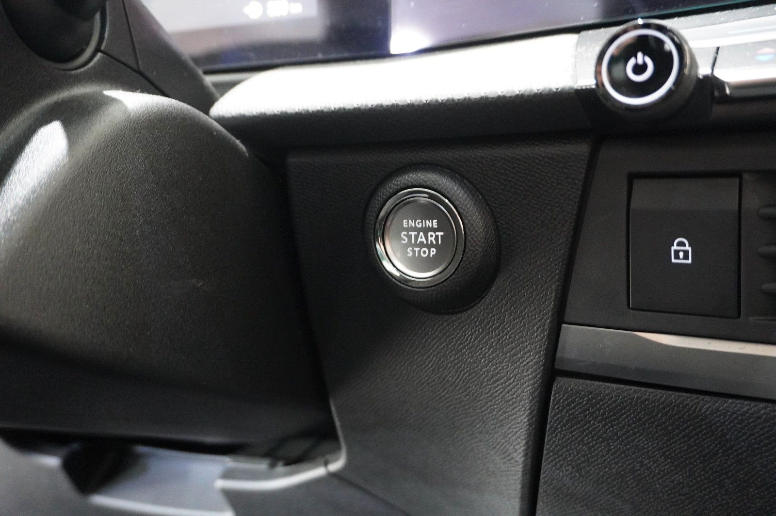 Fahrzeugabbildung Opel Astra L Lim. 1.6 HYBRID ELEGANCE NAVI/LED/SH/AHK