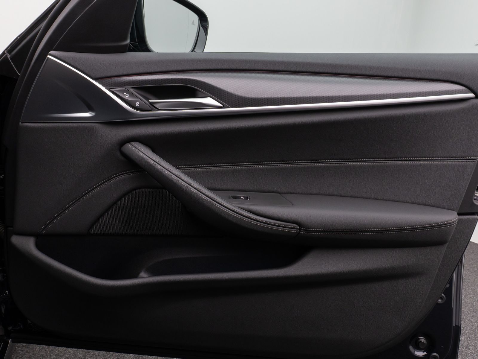 Fahrzeugabbildung BMW 530d xD M Sport Kamera Laser HUD DAB AHK Komfort