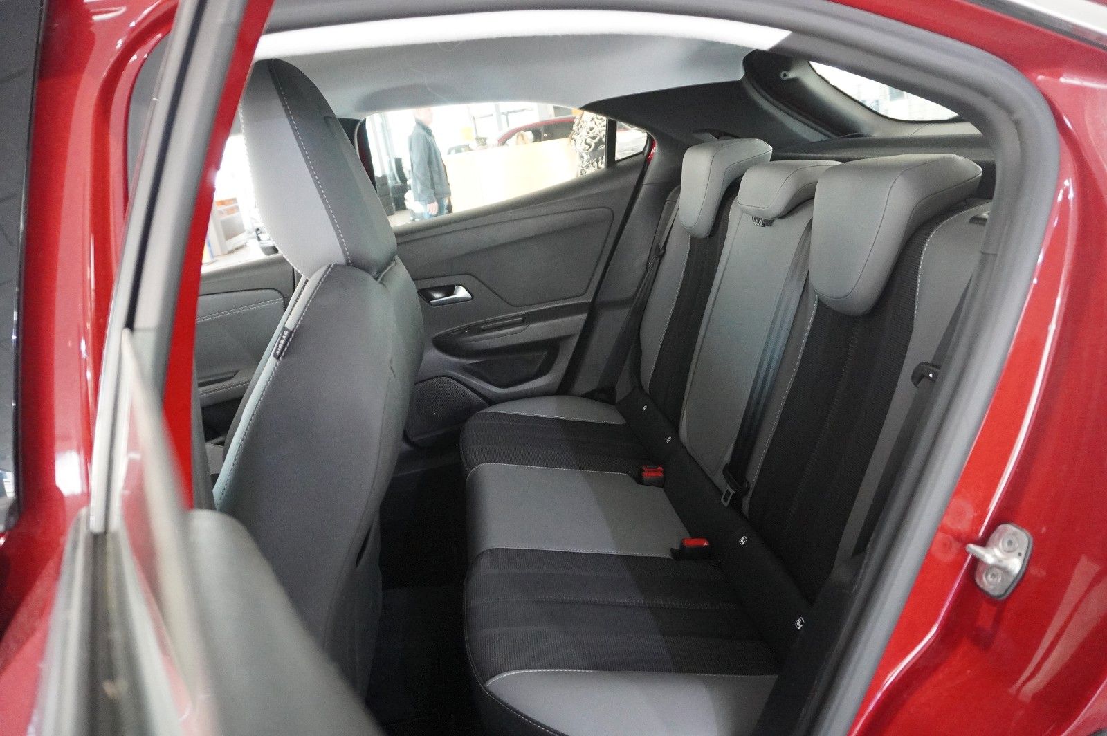 Fahrzeugabbildung Opel Mokka 1.2T ELEGANCE NAVI/LED/KAMERA/SH/SPORT/DAB