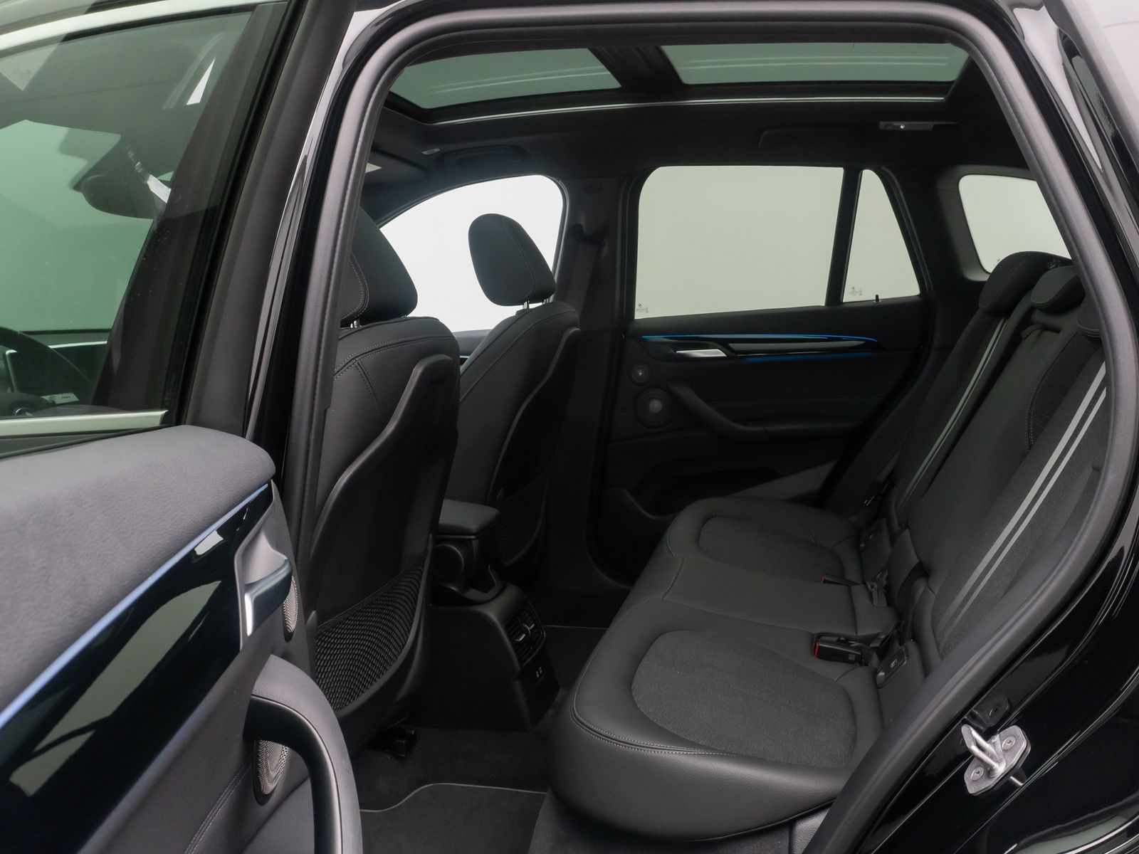 Fahrzeugabbildung BMW X1 xD25e Sport Line Kamera DAB Panorama H/K 18"