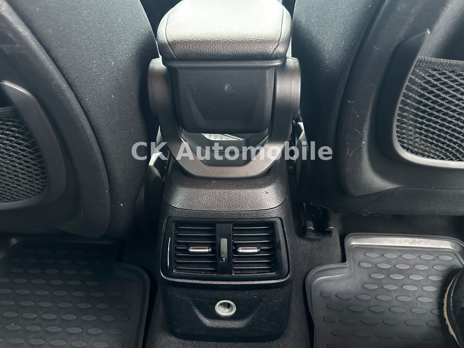 Fahrzeugabbildung BMW 218d Active Tourer Advantage/LED/SHZ/PDC
