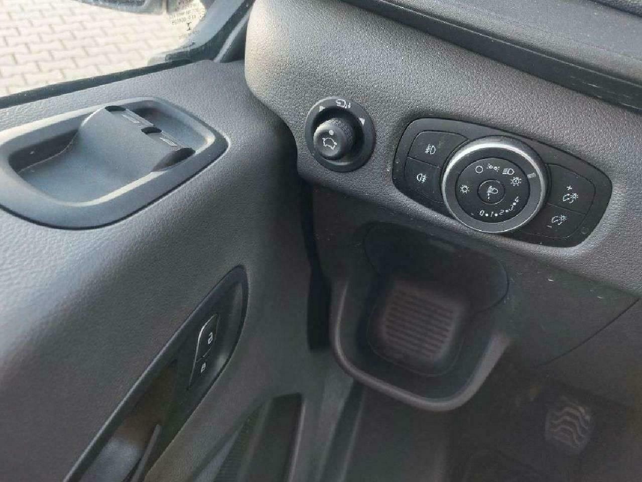 Fahrzeugabbildung Ford Transit Kasten 350 L3H2 Trend