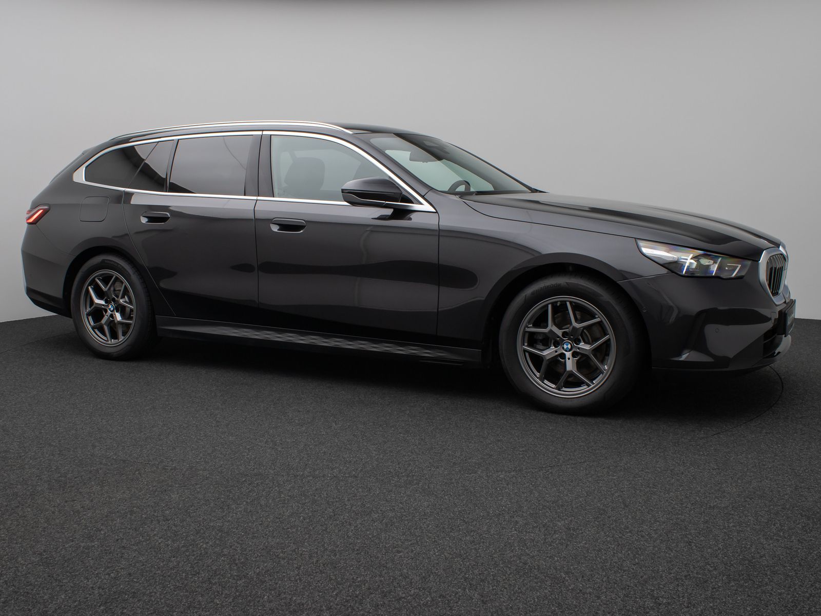 Fahrzeugabbildung BMW 520d Kamera DAB DrivingAssist Sport LED 18Zoll