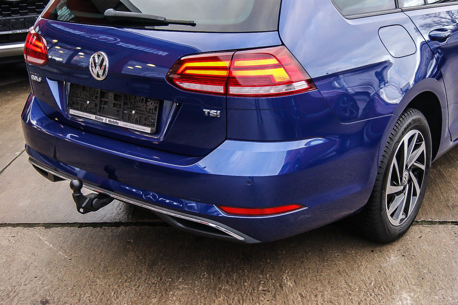 Fahrzeugabbildung Volkswagen Golf VII Variant 1.0 TSI Join NAVI PDC SZHG AHK