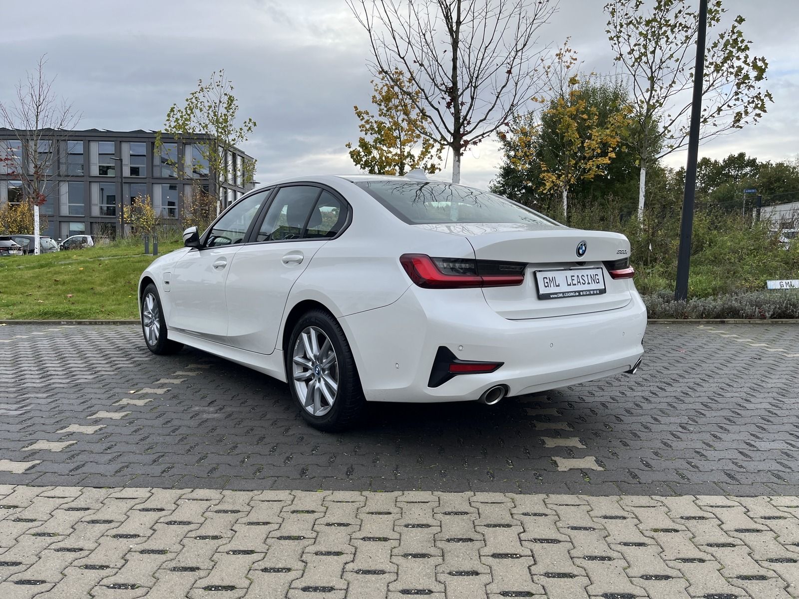 BMW 330 e Advantage | Navi | DAB | LED |Sitzheizung foto 4