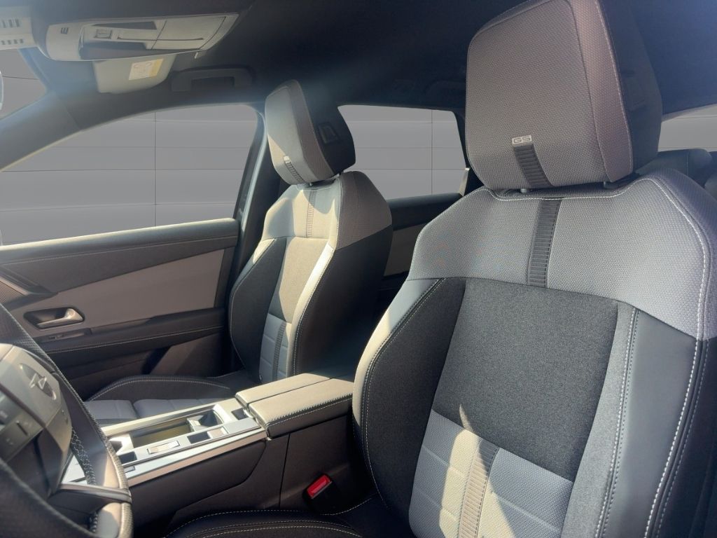 Fahrzeugabbildung Opel Grandland GS, AHK, Allwetter, 360 Grad Kamera,