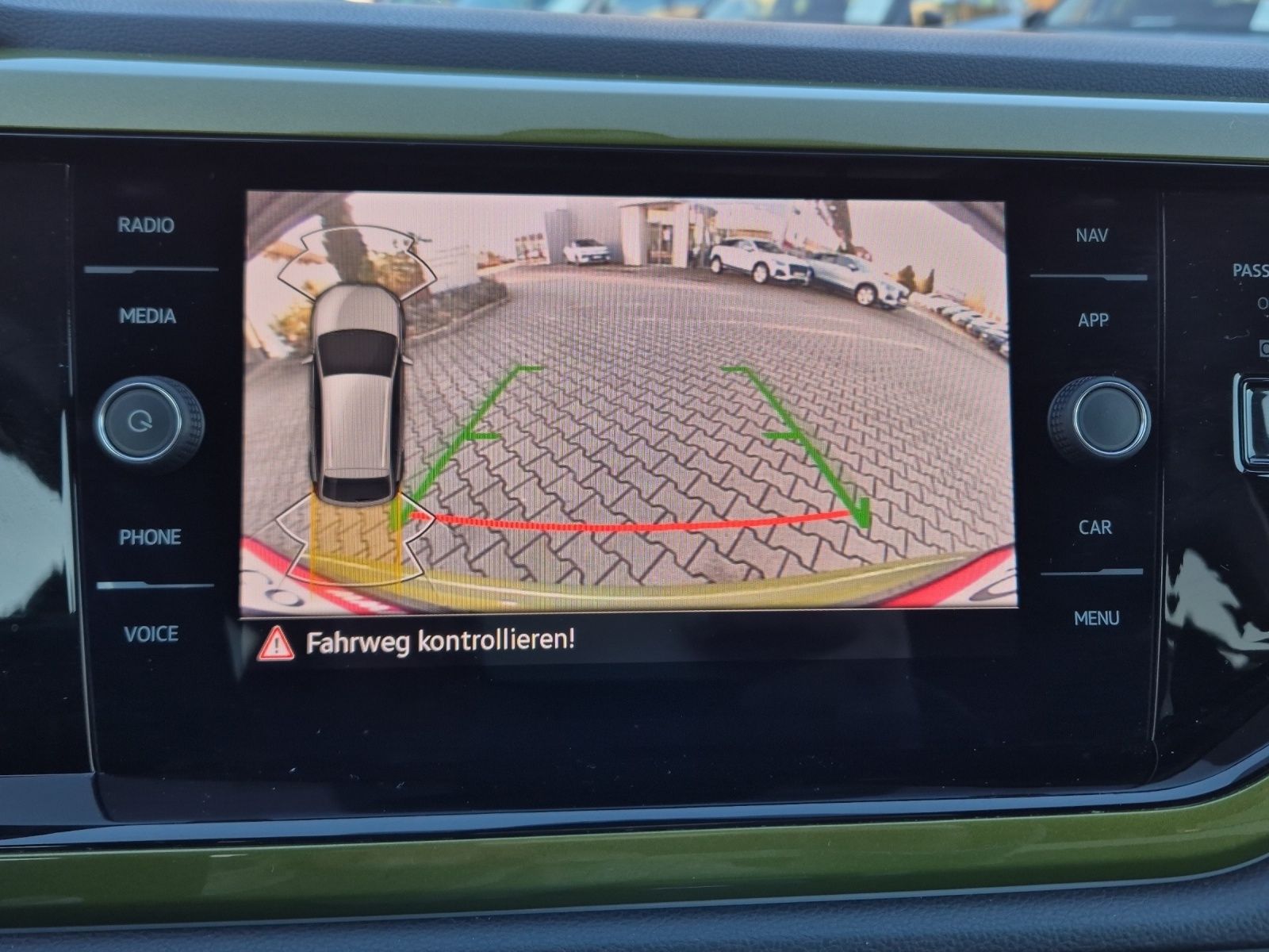 Fahrzeugabbildung Volkswagen Taigo 1.0 TSI Style DSG Matrix RFK SHZ ACC APP