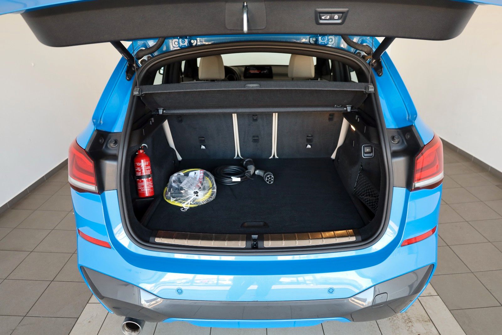 Fahrzeugabbildung BMW X1 xDrive 25e M Sport, Leder,Navi,ACC,HUD,Kamera