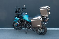 CFMOTO 800 MT ES + 3 tlg. Kofferset + elektr. Fahrwerk