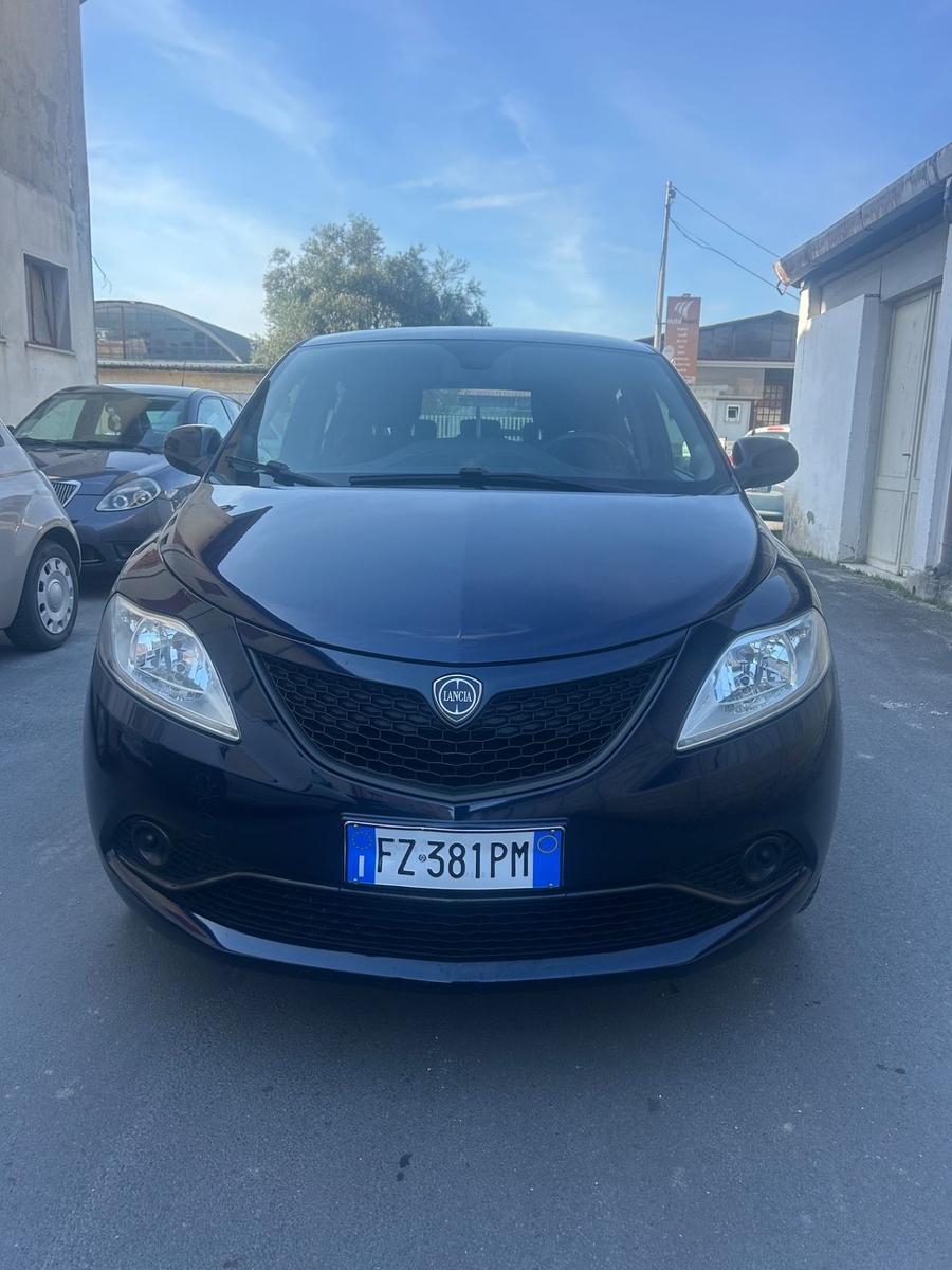 Lancia Ypsilon