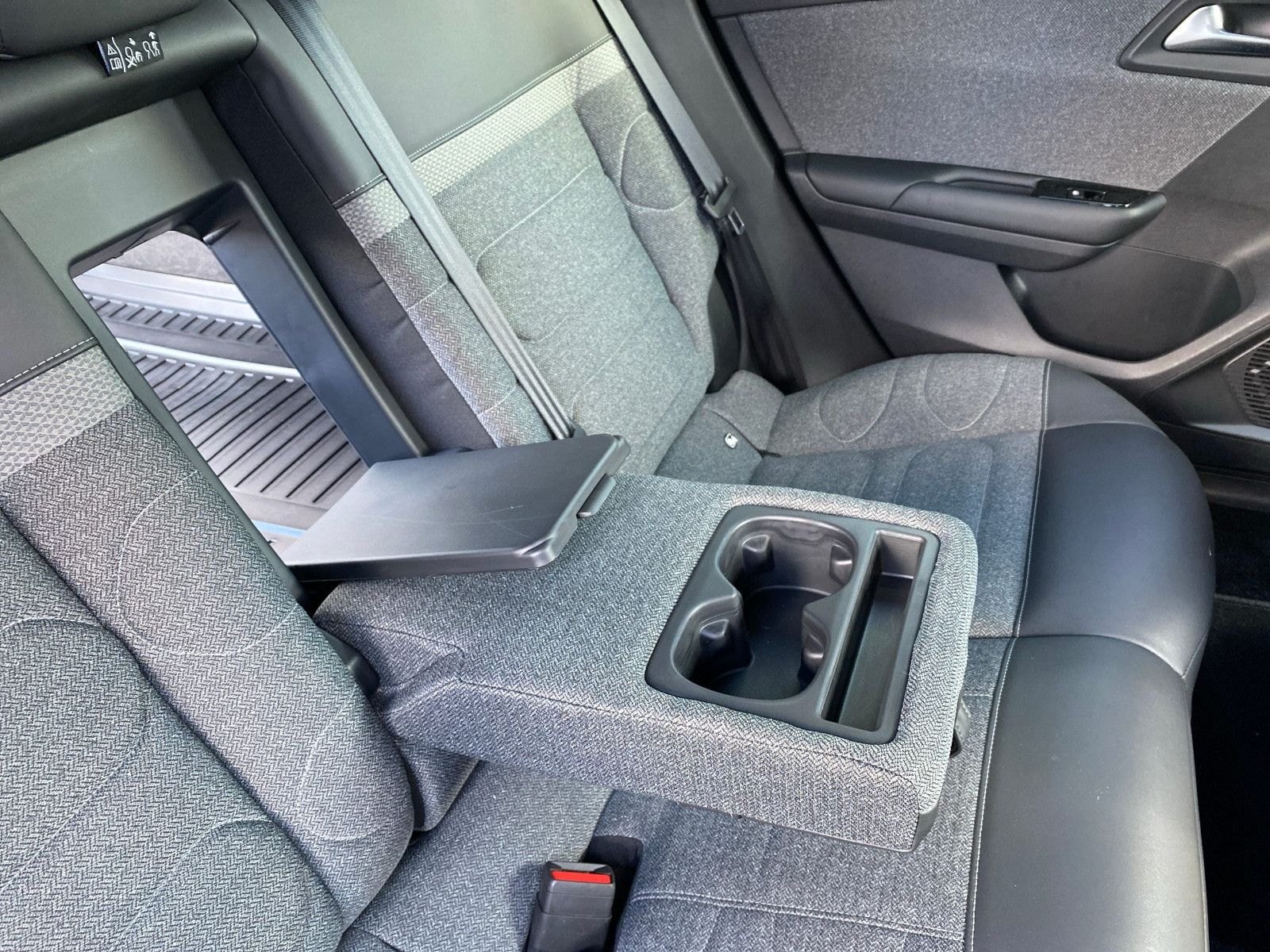 Fahrzeugabbildung Citroën C5 X 130 Automatik FEEL PACK *ACC*Navi*19Zoll*