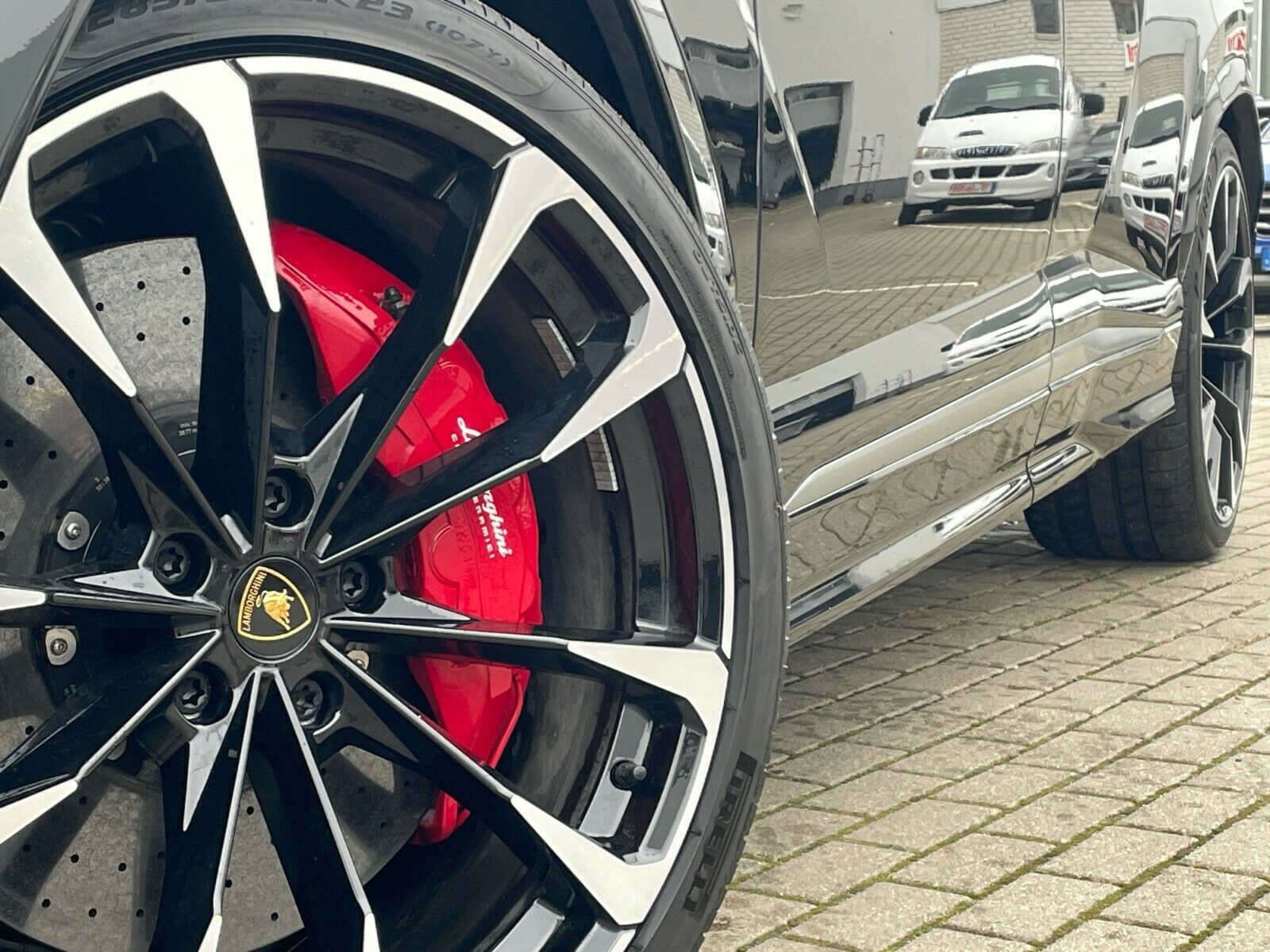 Fahrzeugabbildung Lamborghini Urus LP650 *PANO*Carbon*HeUp*23*Miete*Mietkauf*