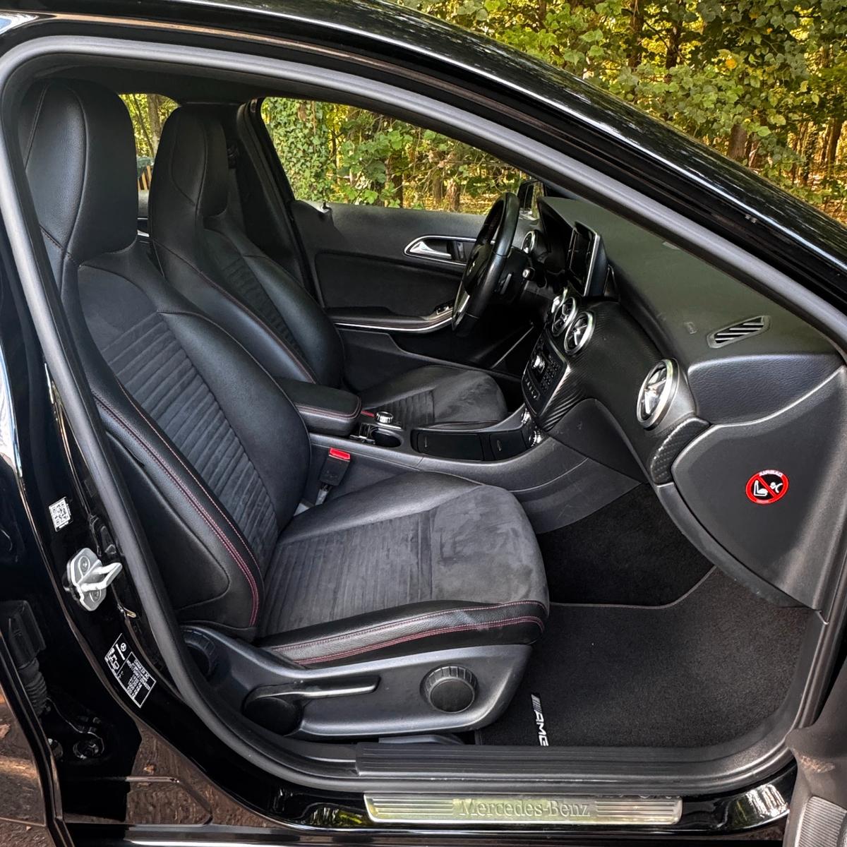 Mercedes-Benz A 180 AMG 122ch - Entretien Mercedes - Sièges sports - 8 Pneus inclus - Bi-xénon