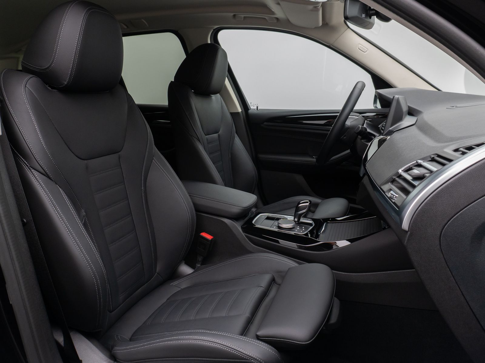 Fahrzeugabbildung BMW X3 xD30e Kamera HUD DAB HiFi AHK Sport 19Zoll