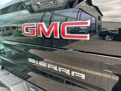 Fahrzeugabbildung GMC Sierra 1500 AT4 6.2L V8 LED ACC HUD AHK 360°