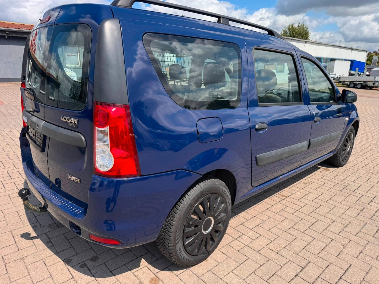 Dacia Logan 2009 — interior
