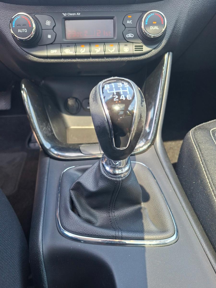 Kia cee'd 2015 — photo 19