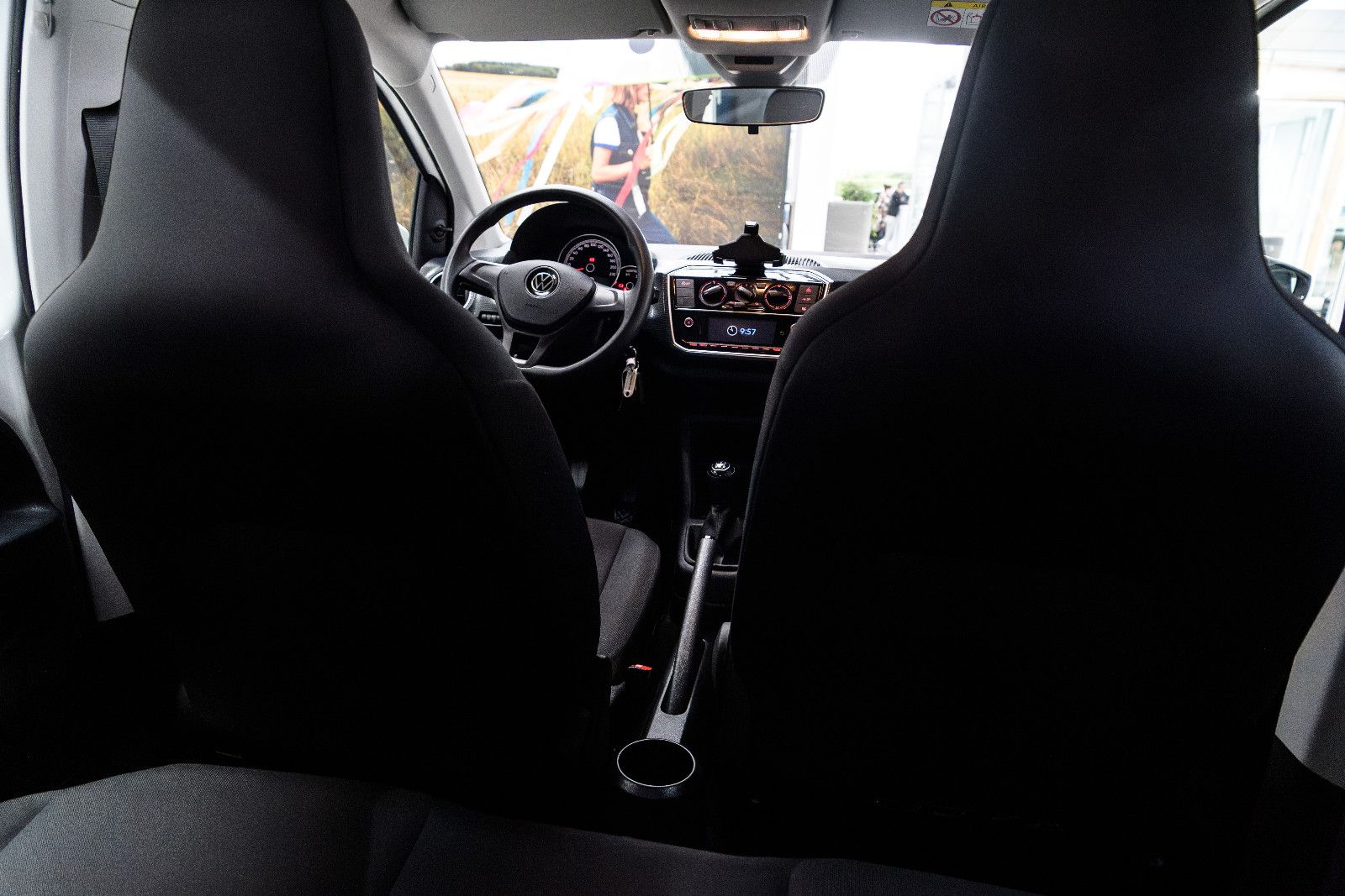 Fahrzeugabbildung Volkswagen up! 1.0l 48kw +4-türig + Maps & More + GJReifen