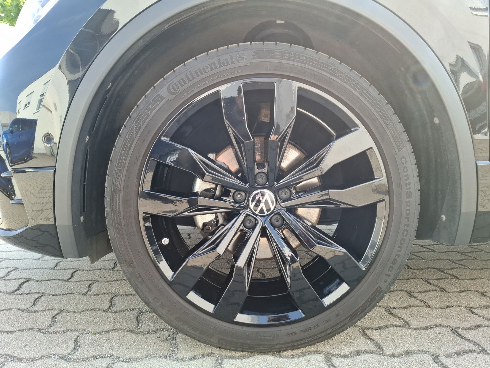 Fahrzeugabbildung Volkswagen Tiguan TDI R-Line DSG STH Matrix AHK Navi AID AC