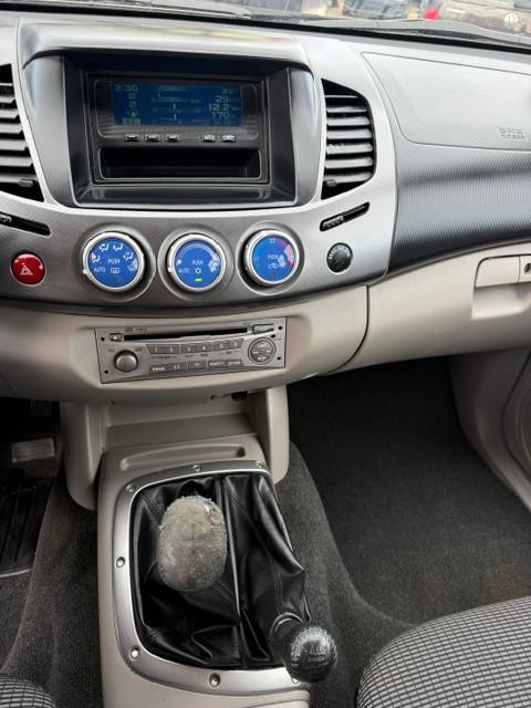 Mitsubishi L200 Invite Doppelkabine 4WD
