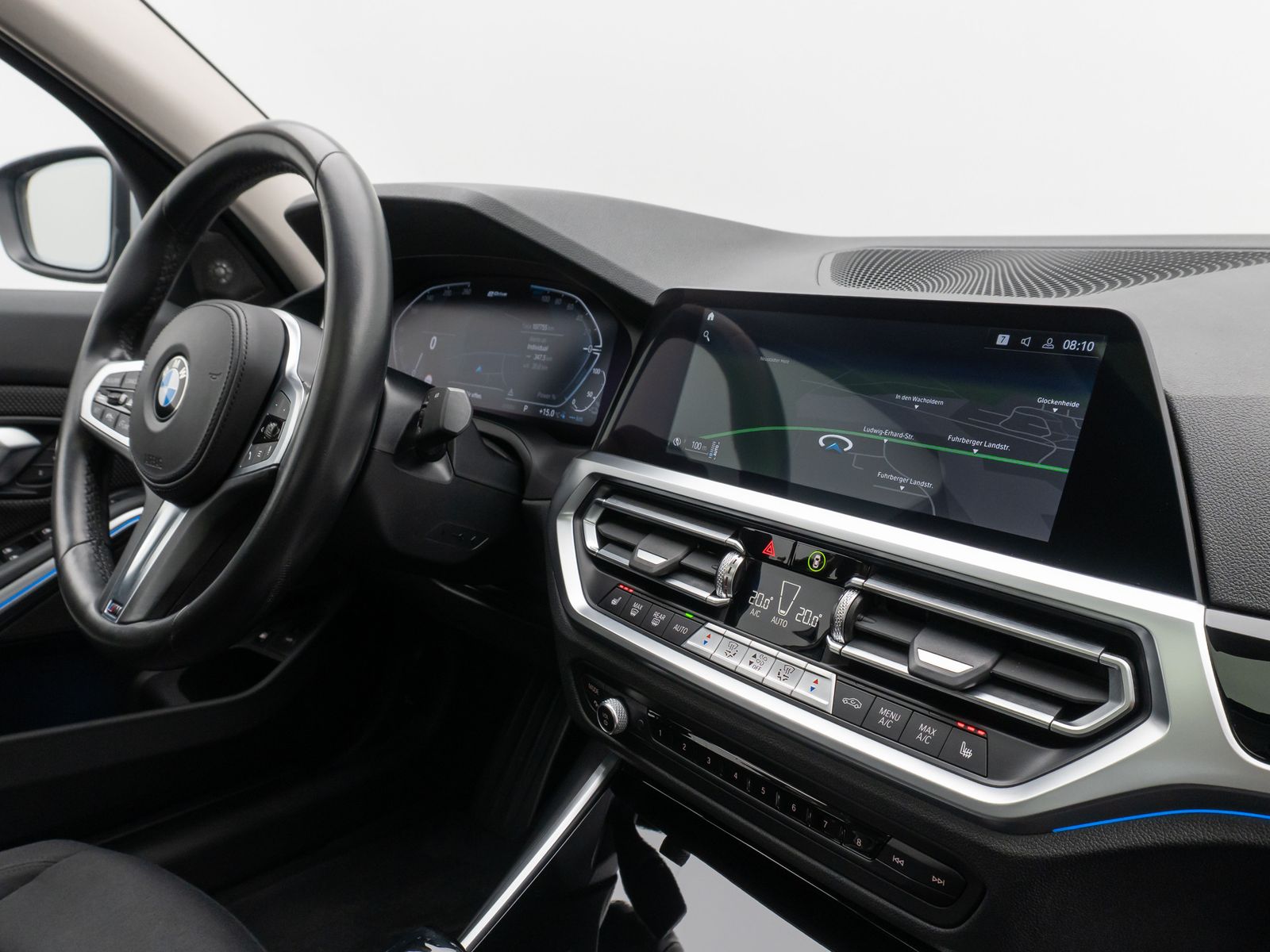 Fahrzeugabbildung BMW 330e  Laser Glasdach HUD H/K Stop&Go AHK Komfort
