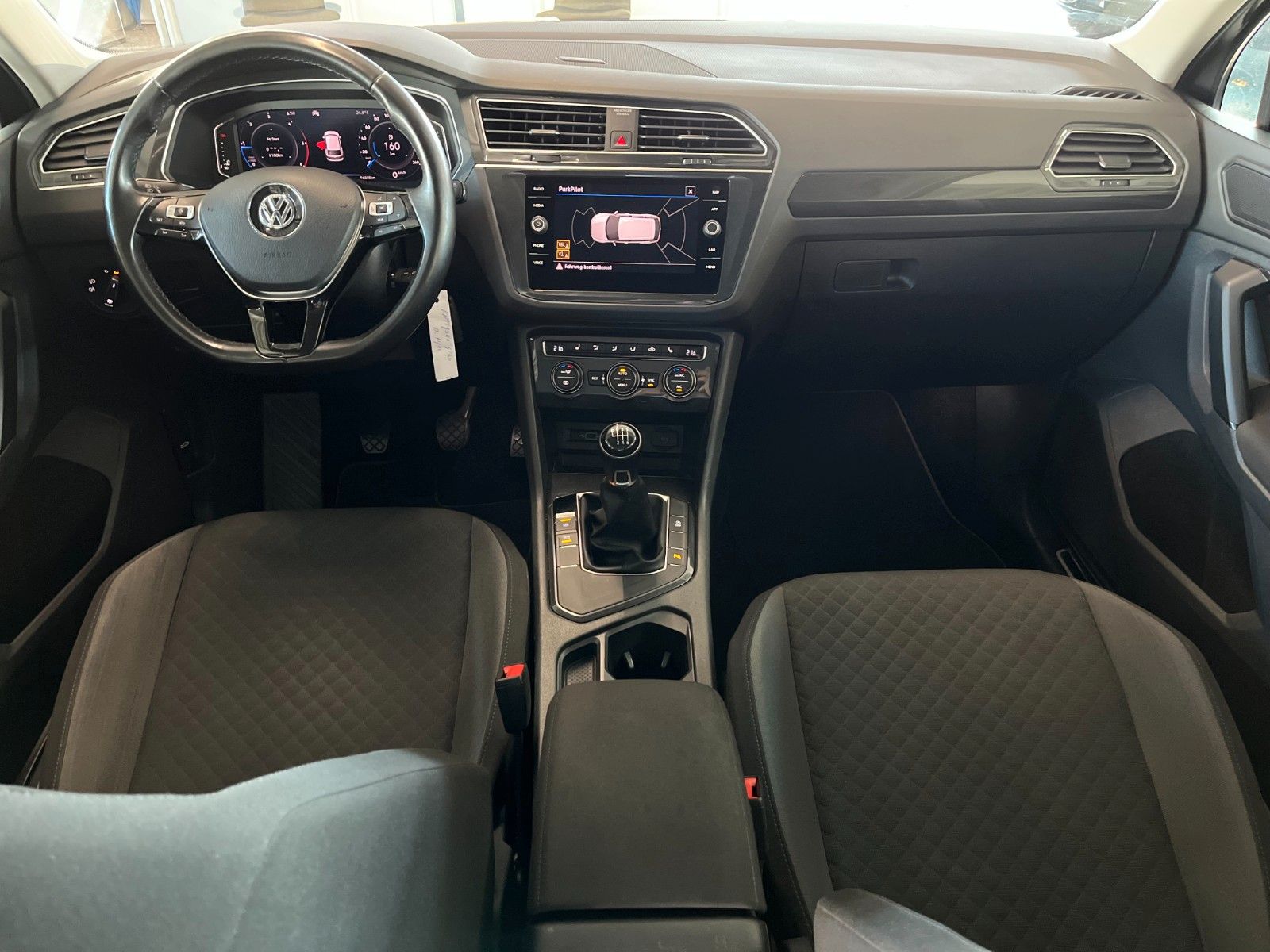 Fahrzeugabbildung Volkswagen Tiguan 2.0 TDi Comfortline NAVI LED WinterPaket