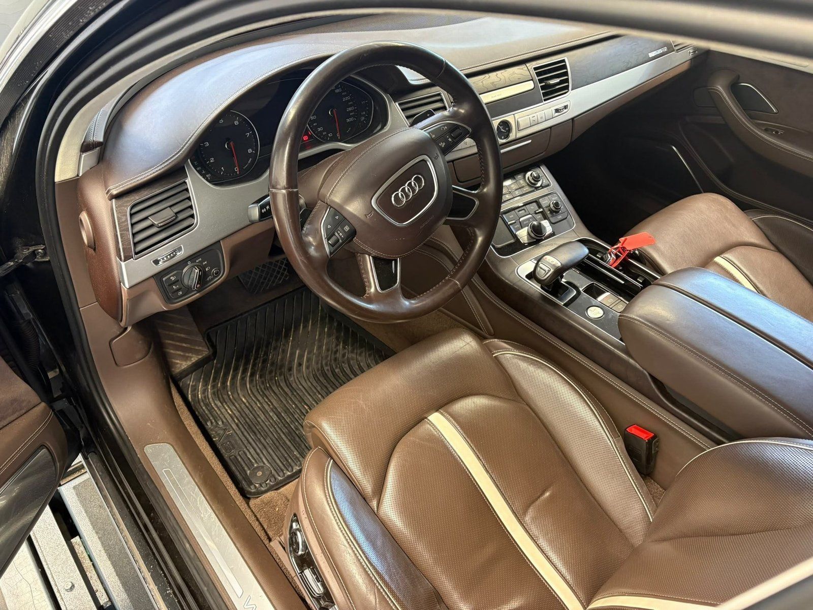 Fahrzeugabbildung Audi A8 6.3 FSI W12 Quattro Lang/B&O/ACC/360°CAM/VOLL