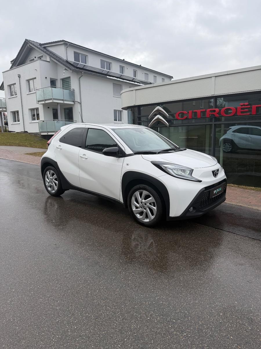 Toyota Aygo X Kamera ACC LED Kamera CarPlay SHZG