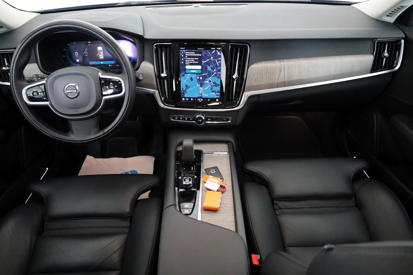 Fahrzeugabbildung Volvo V90 CC Pro AWD Leder,Navi,LED,SH,Kamera,ACC