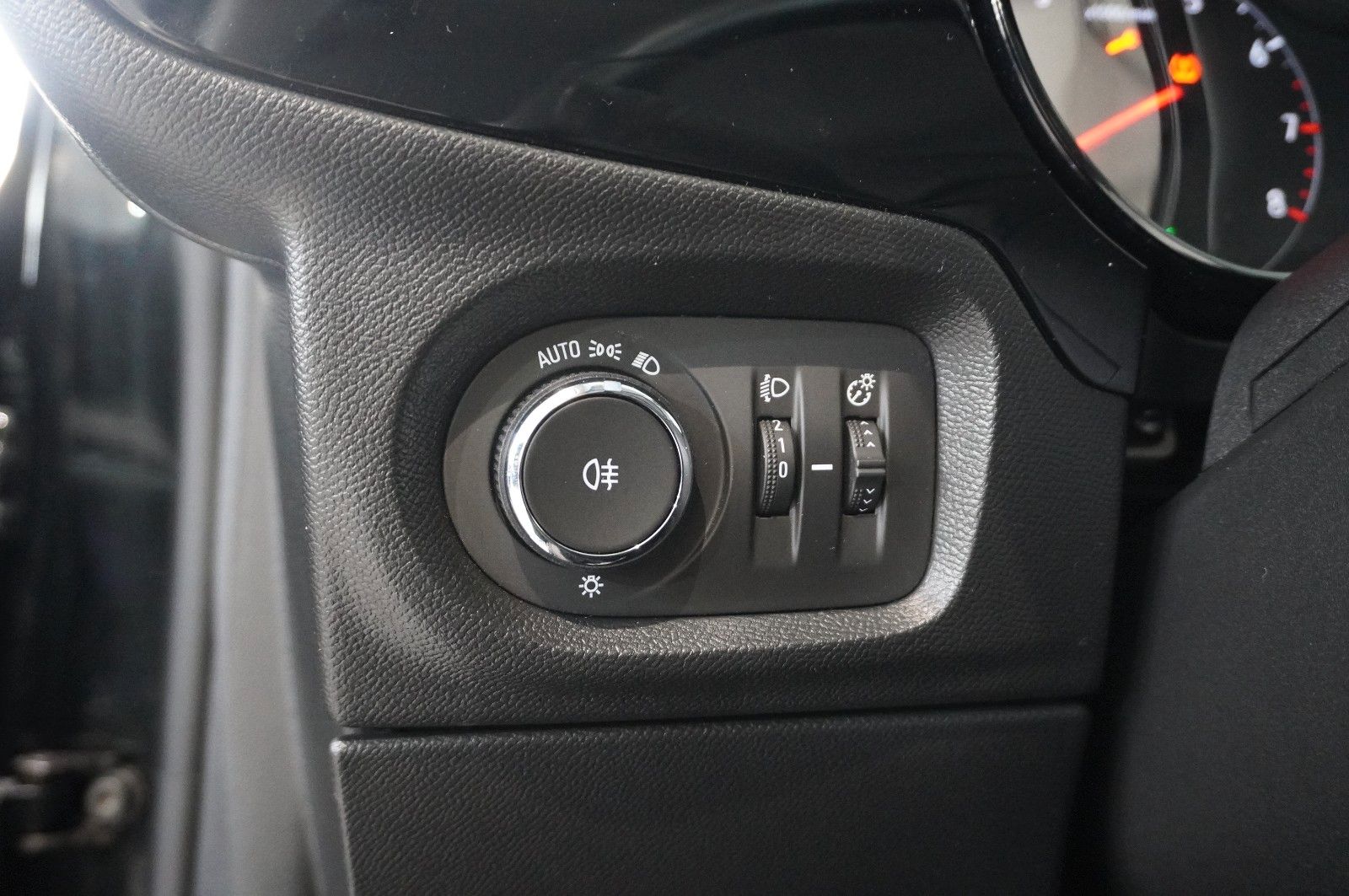 Fahrzeugabbildung Opel Corsa F 1.2 EDITION NAVI/KAMERA/TEMP./PDC/DAB+