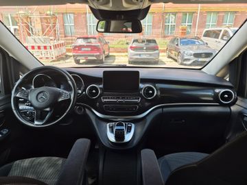 Mercedes V 220 - 10