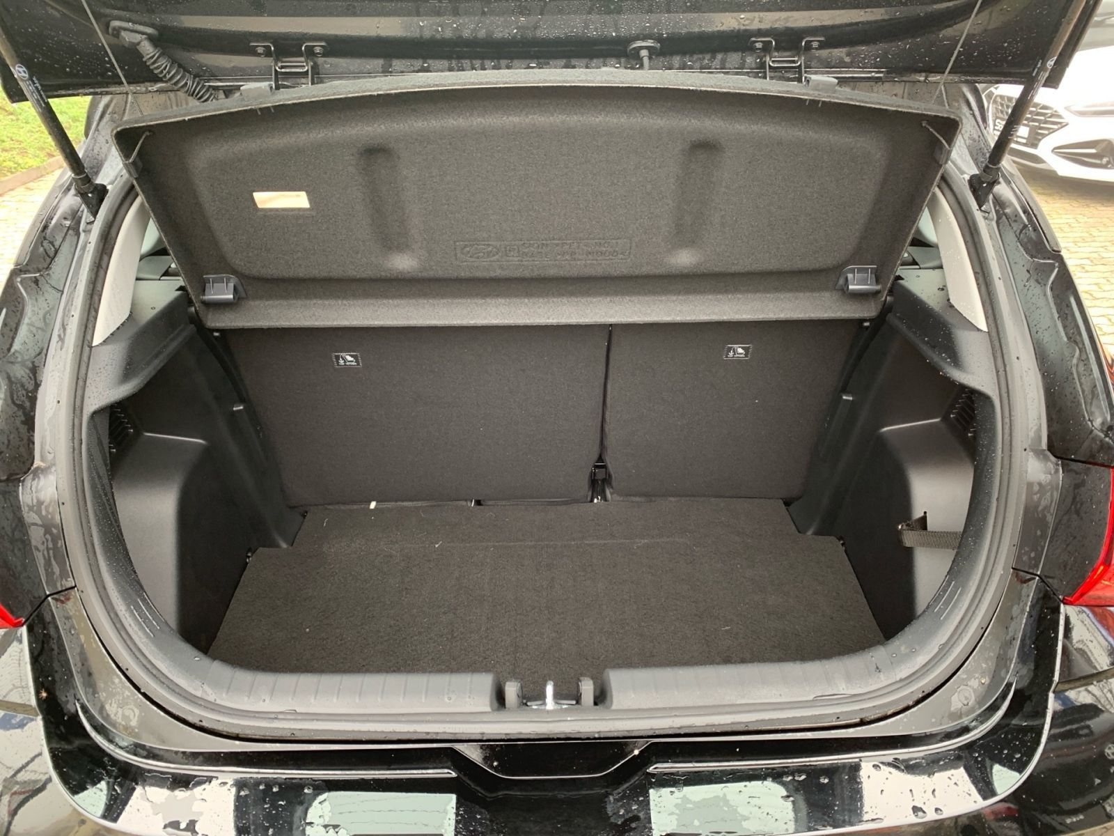 Fahrzeugabbildung Hyundai i20 FL 1.2 Select Navi Kamera Funktion Paket